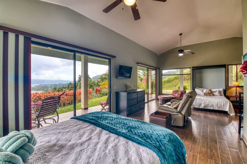 583a77d7 c7ba 4a46 a58b caf9db1a2055