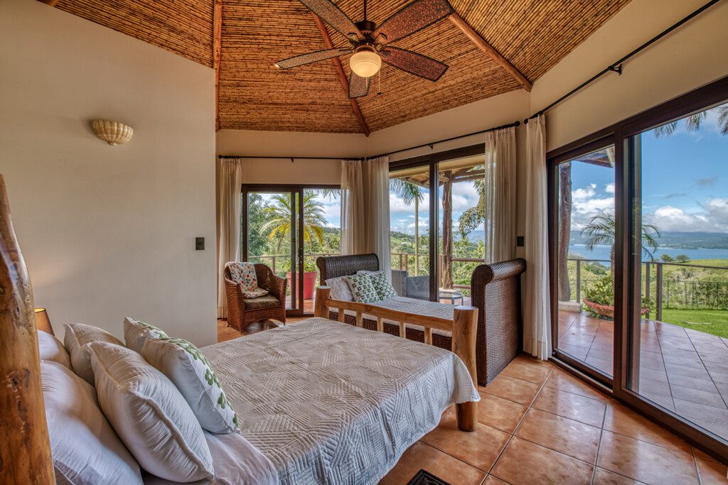 8b89a3ef 8e8f 417c a437 0aa1b3163aa7