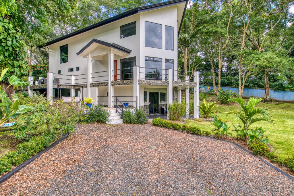 982b44f8 f22f 40b9 bada bf4cd262adf9