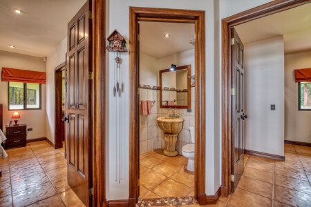 bff5ea2a 0a85 40a9 8e73 ee7a85e20a1d