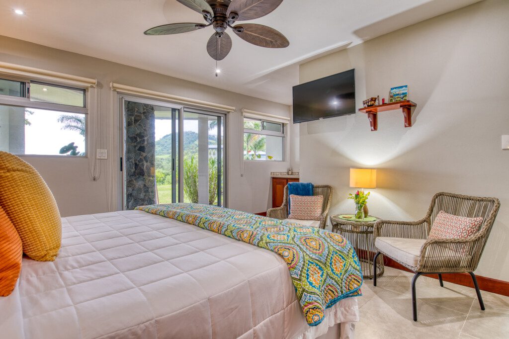 e0456344 5fa9 4a55 9c10 89a3d3c4f922