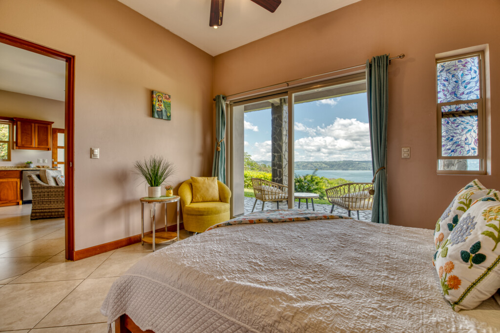 cf8d0b35 cbe3 43e6 b555 aae8db819522